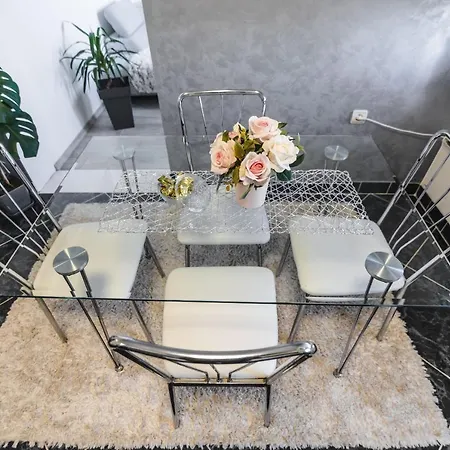 Апартаменты Iskra *